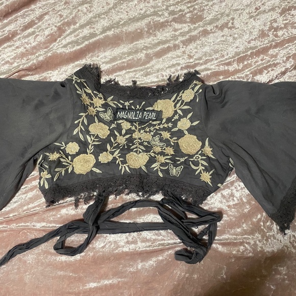 Magnolia Pearl - Picture 2 of 2